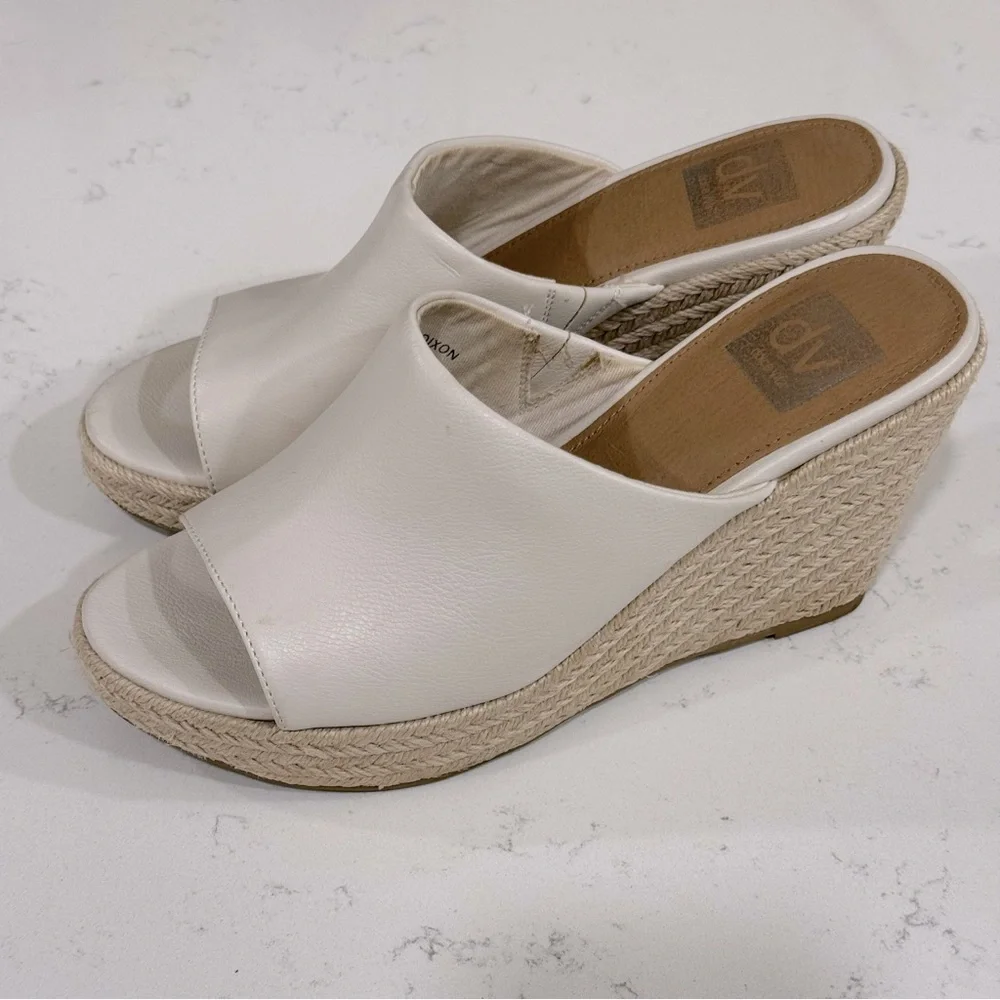 DV By Dolce Vita Dixon Wedge Sandal In White Size 8